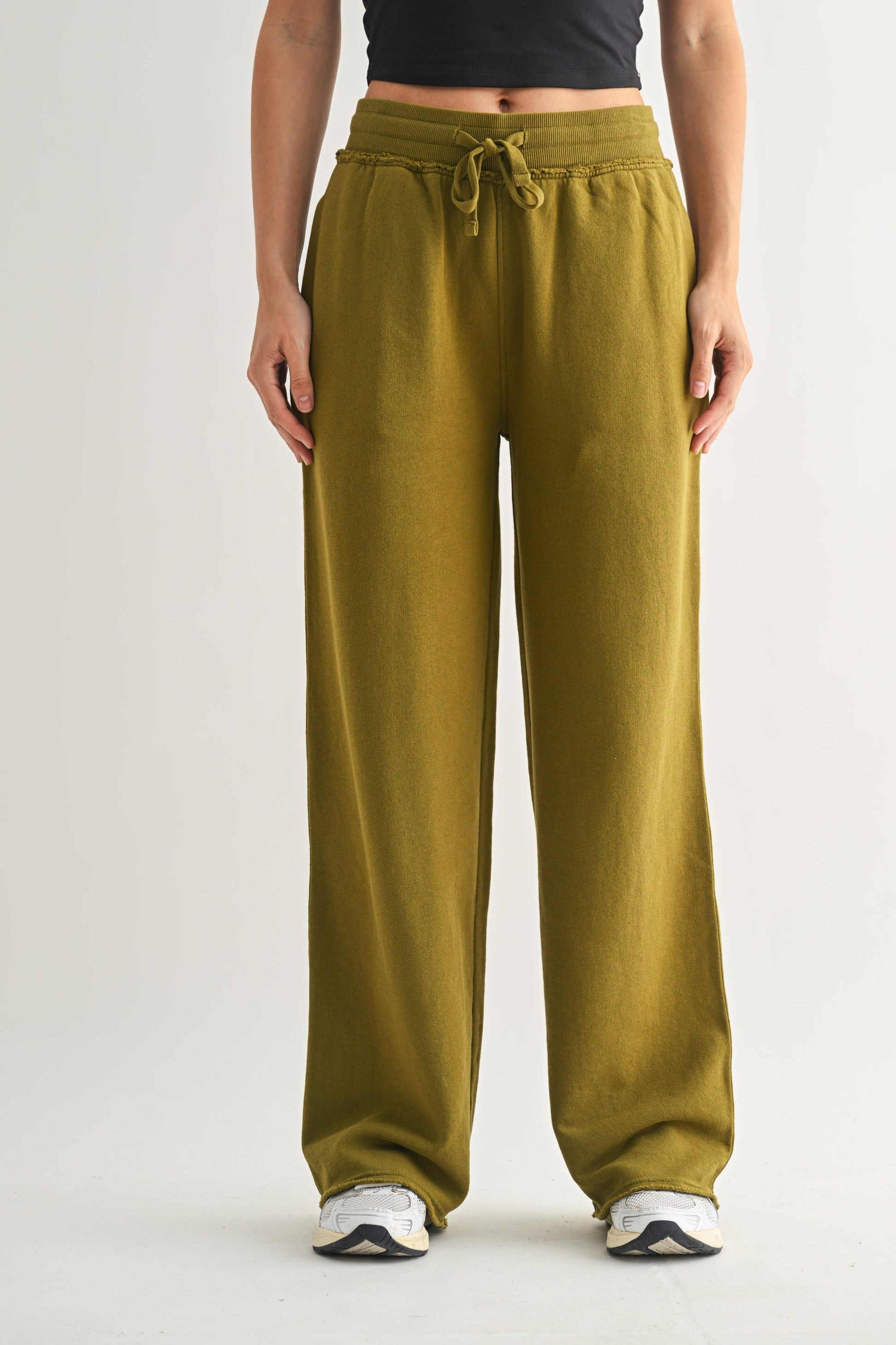 cotton fleece full length relaxed fit lounge sweatpants with pockets, high waisted with elastic waistband and drawstring