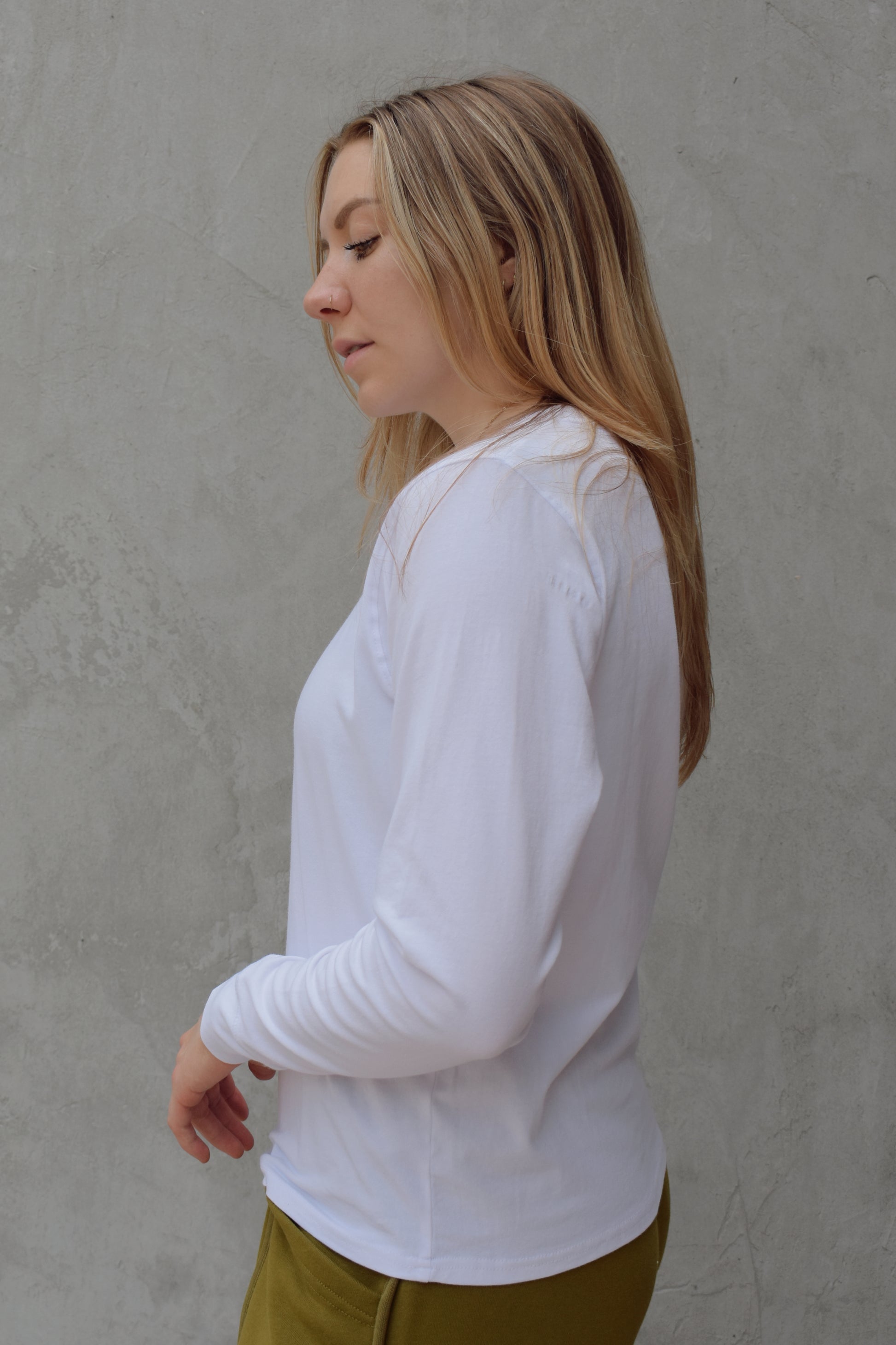 crew neck full length light weight cotton long sleeve relaxed boxy fit super comfy basic staple athleisure