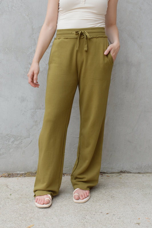 cotton fleece full length relaxed fit lounge sweatpants with pockets, high waisted with elastic waistband and drawstring