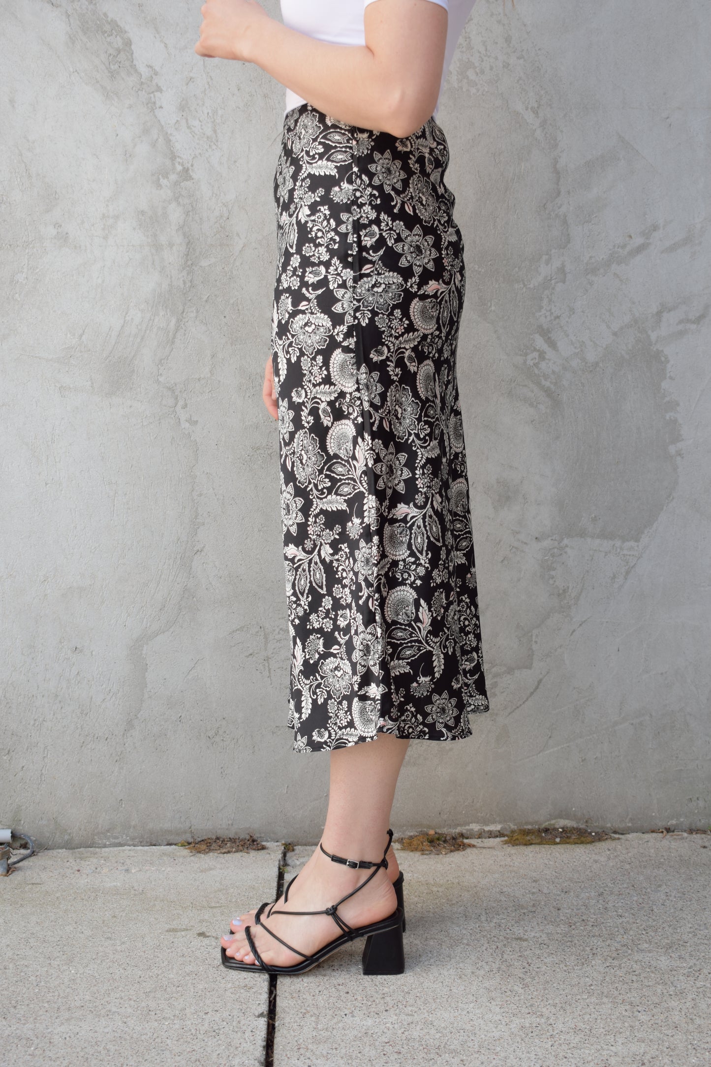 Emery satin skirt