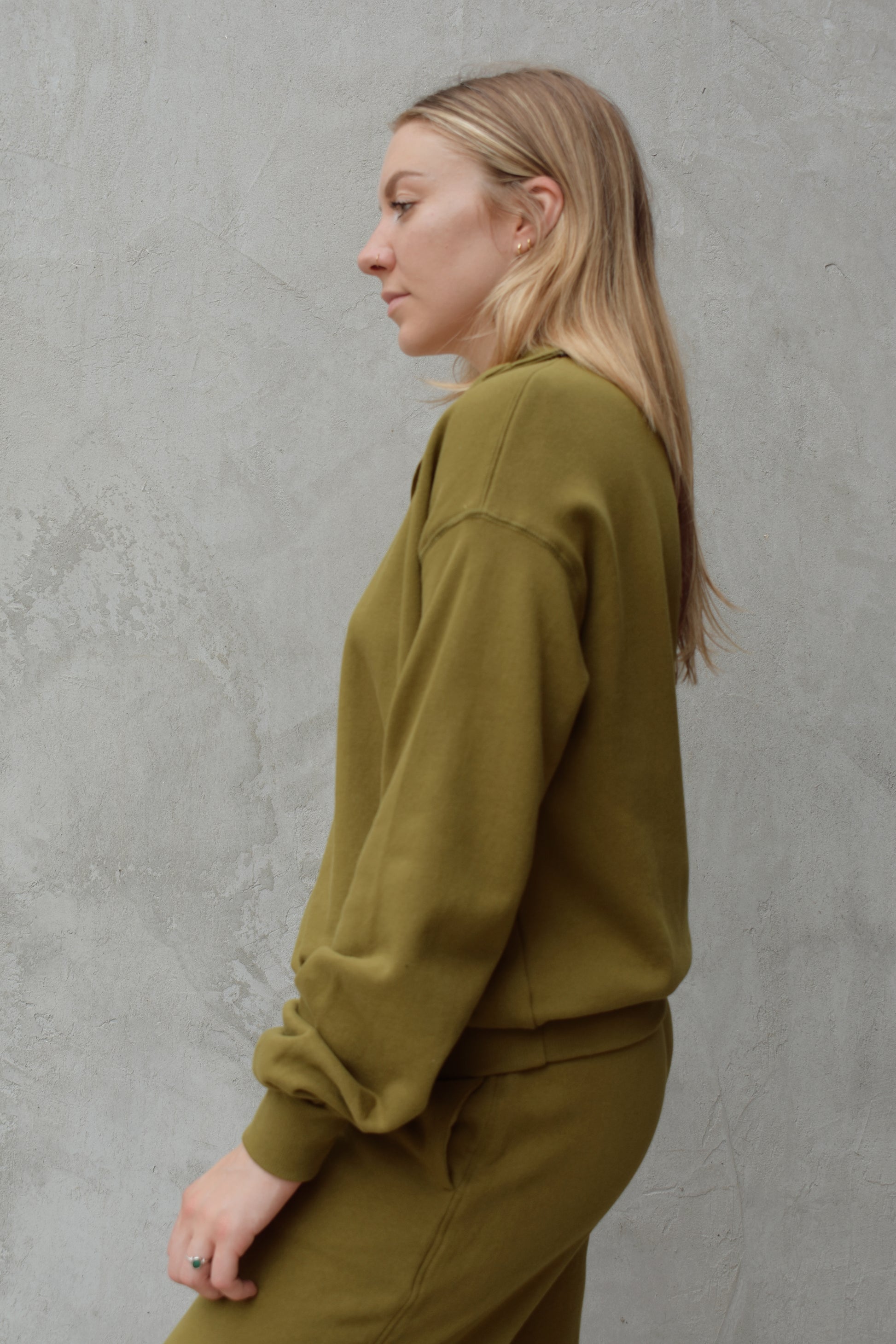 v neck collared sweatshirt with ribbed hem and cuffs, drop shoulder, full length, relaxed fit, athleisure