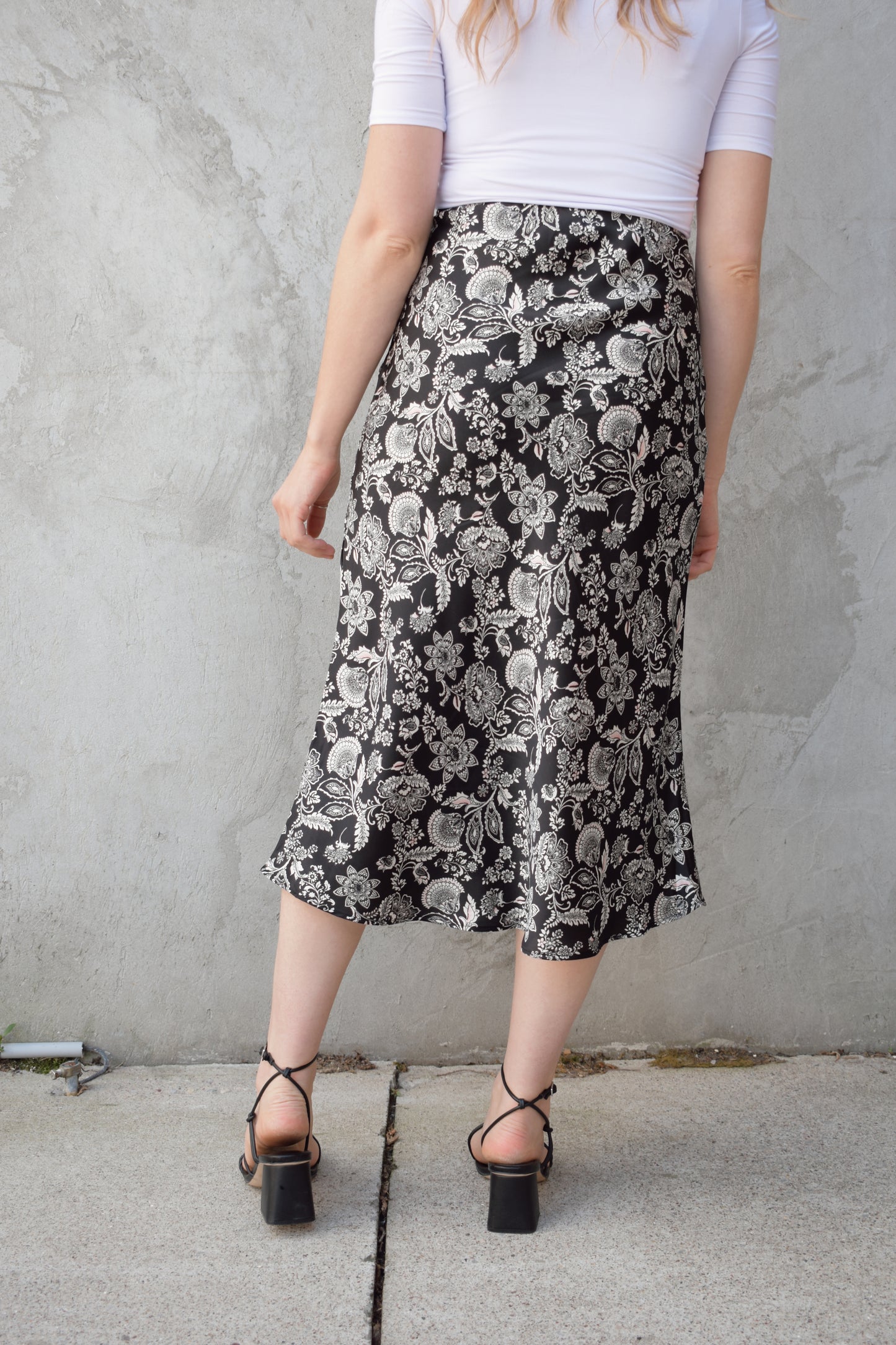 Emery satin skirt