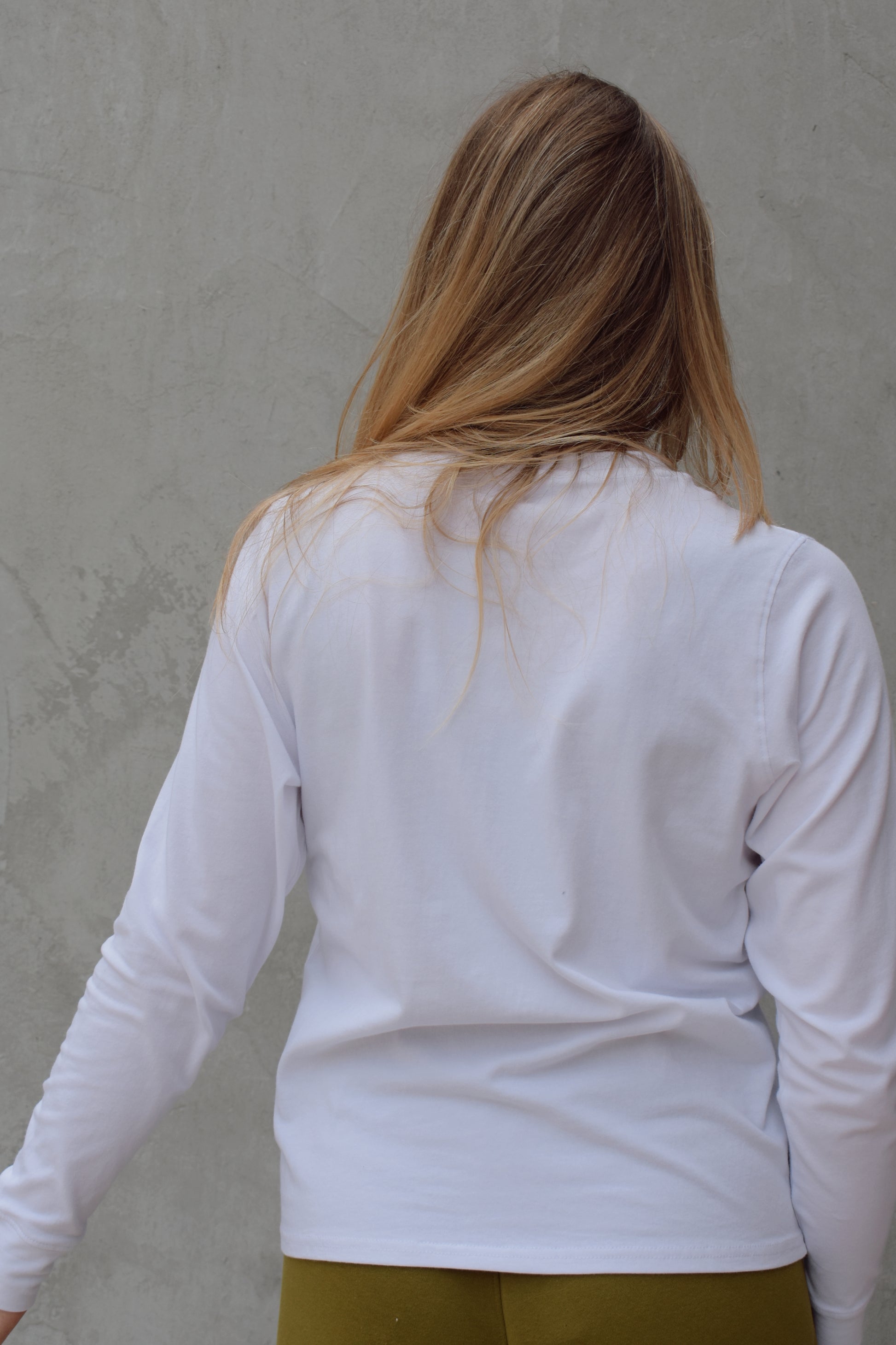 crew neck full length light weight cotton long sleeve relaxed boxy fit super comfy basic staple athleisure