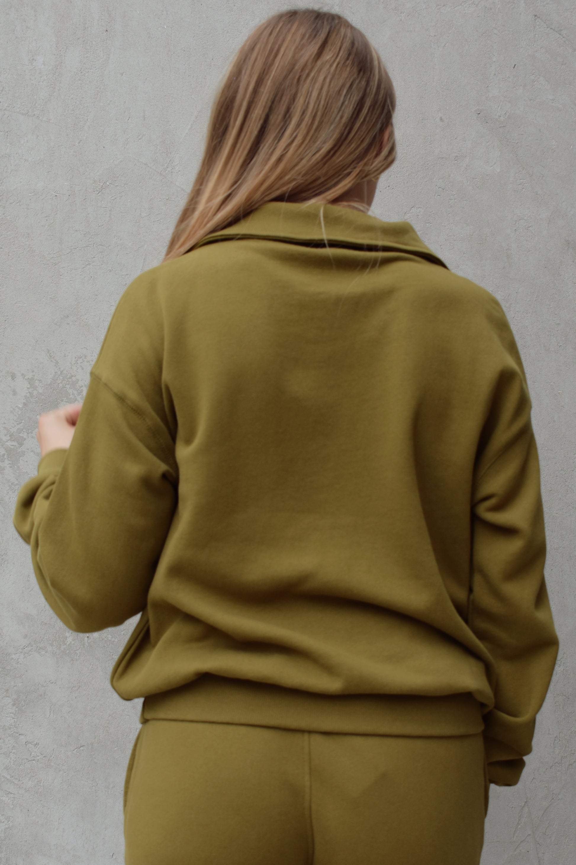v neck collared sweatshirt with ribbed hem and cuffs, drop shoulder, full length, relaxed fit, athleisure