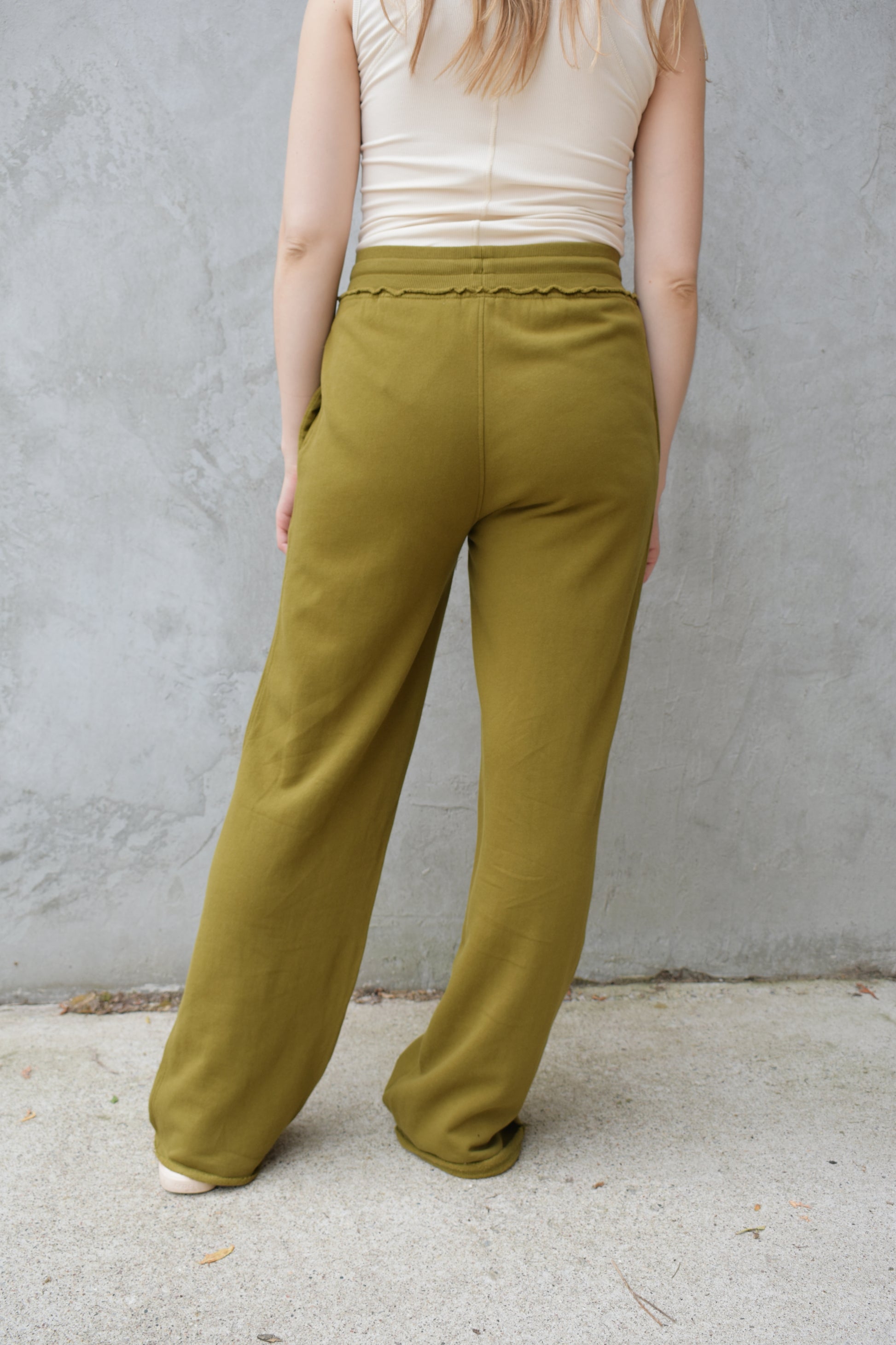 cotton fleece full length relaxed fit lounge sweatpants with pockets, high waisted with elastic waistband and drawstring