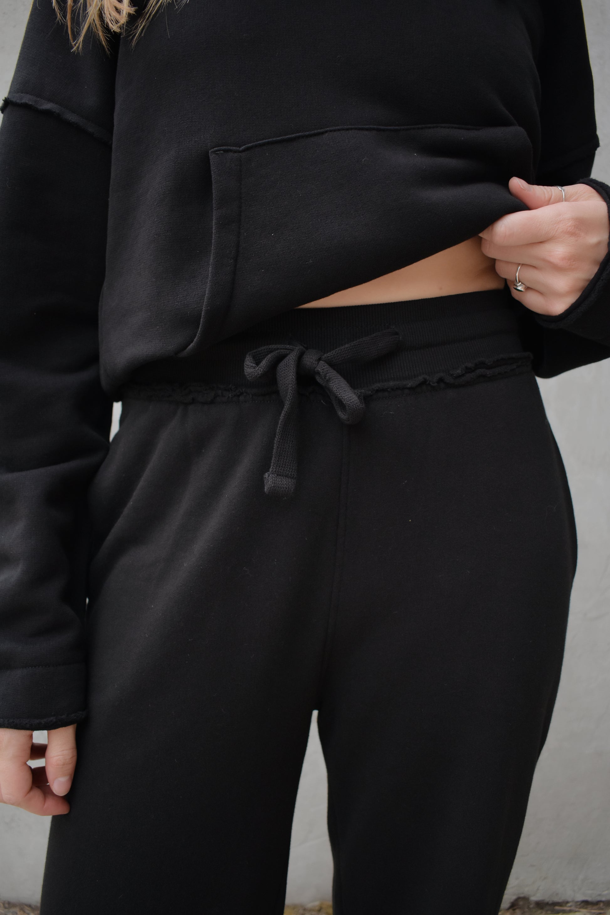 cotton fleece full length relaxed fit lounge sweatpants with pockets, high waisted with elastic waistband and drawstring