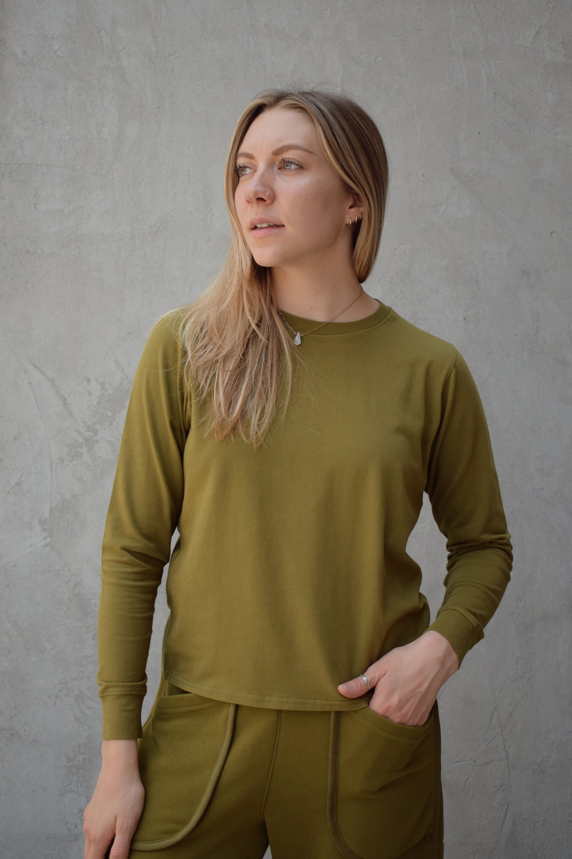 crew neck full length light weight cotton long sleeve relaxed boxy fit super comfy basic staple athleisure