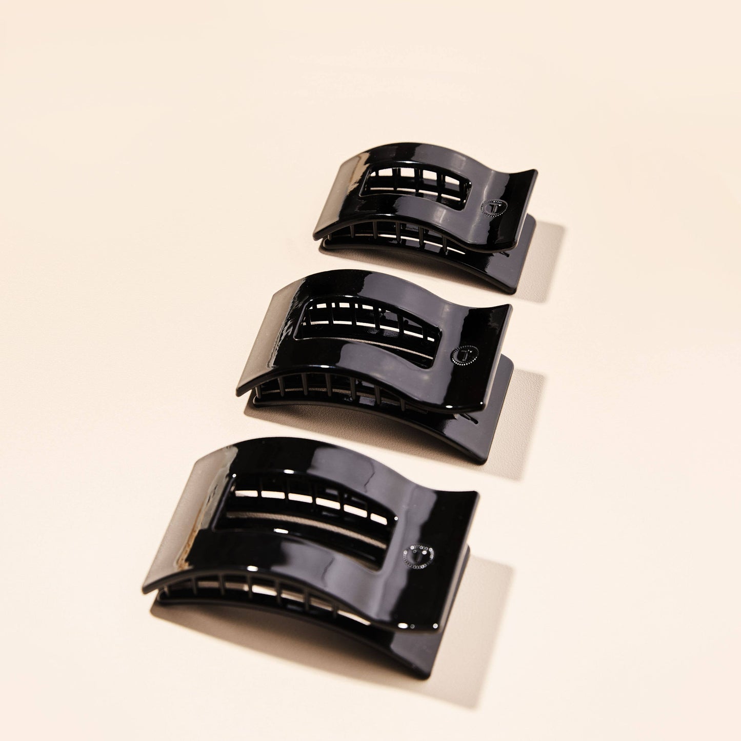 black rectangle claw