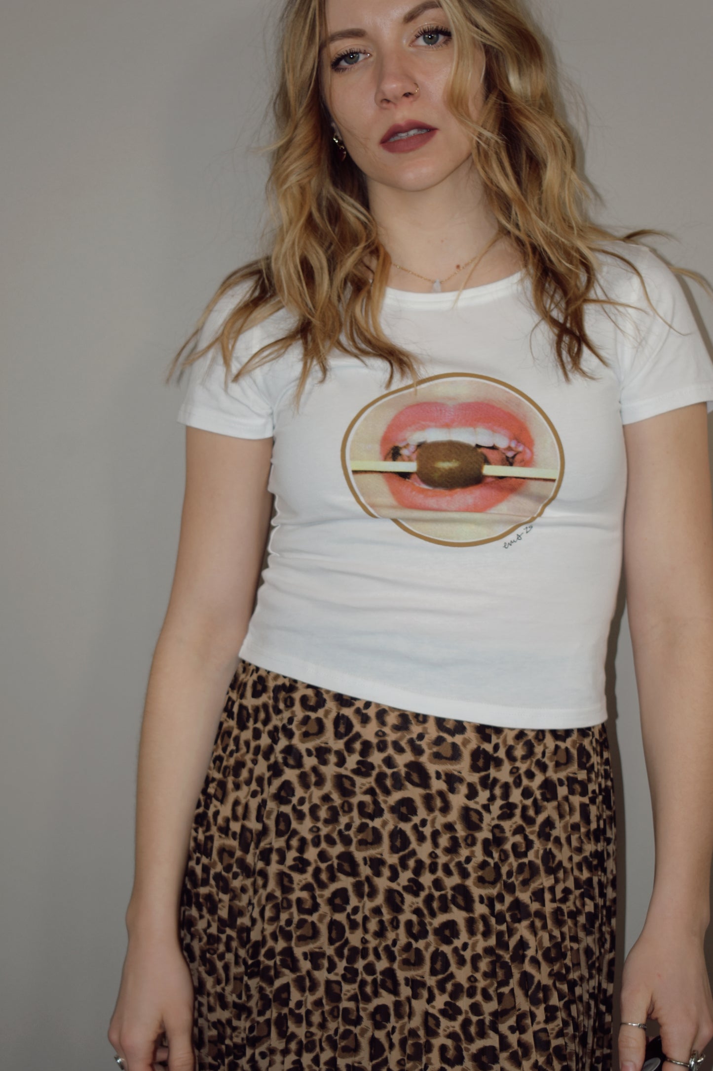 graphic baby and boxy cropped tee with retro vibe lips mouth olive edgy 100% cotton