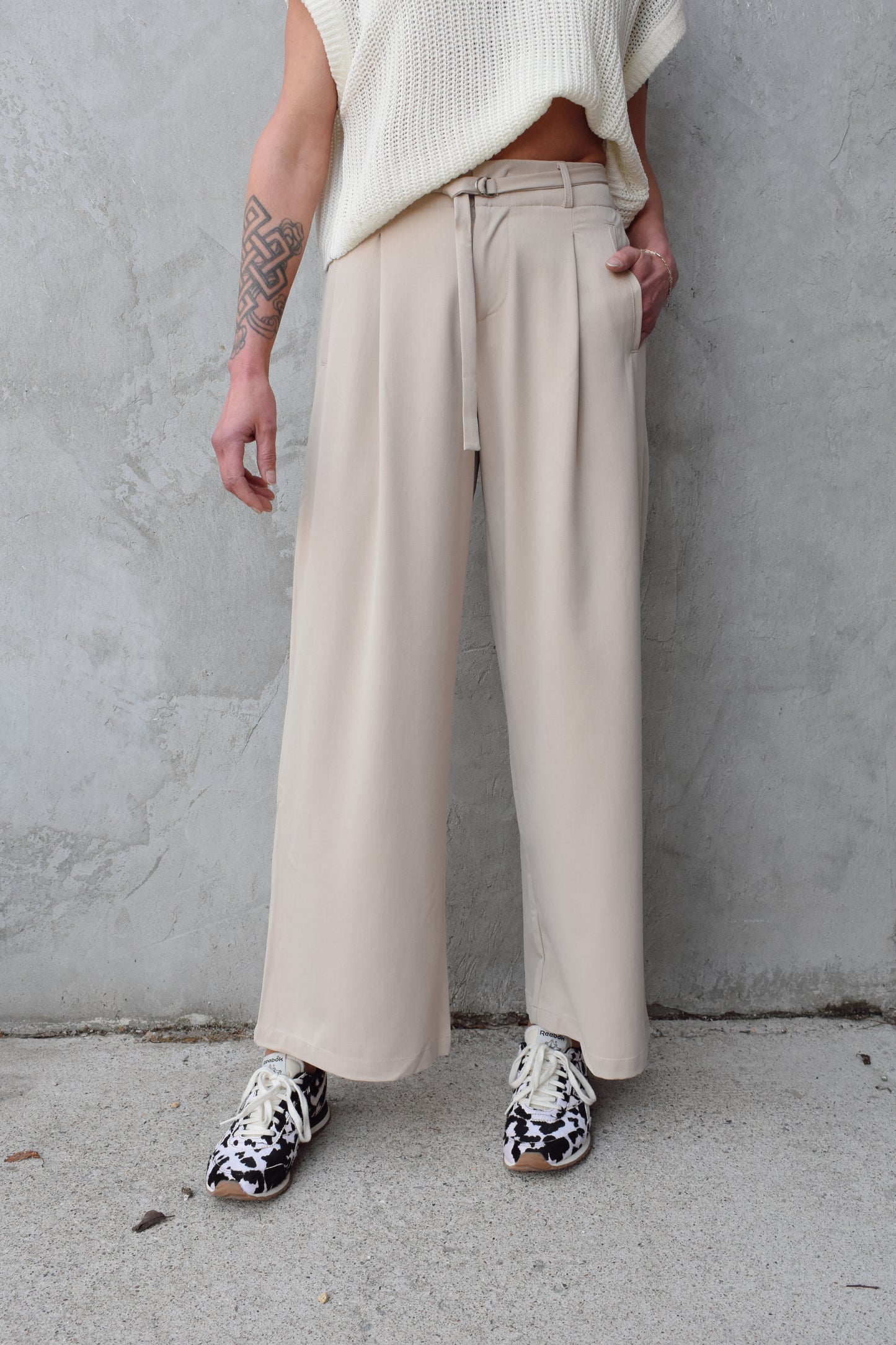 belted wide leg pants