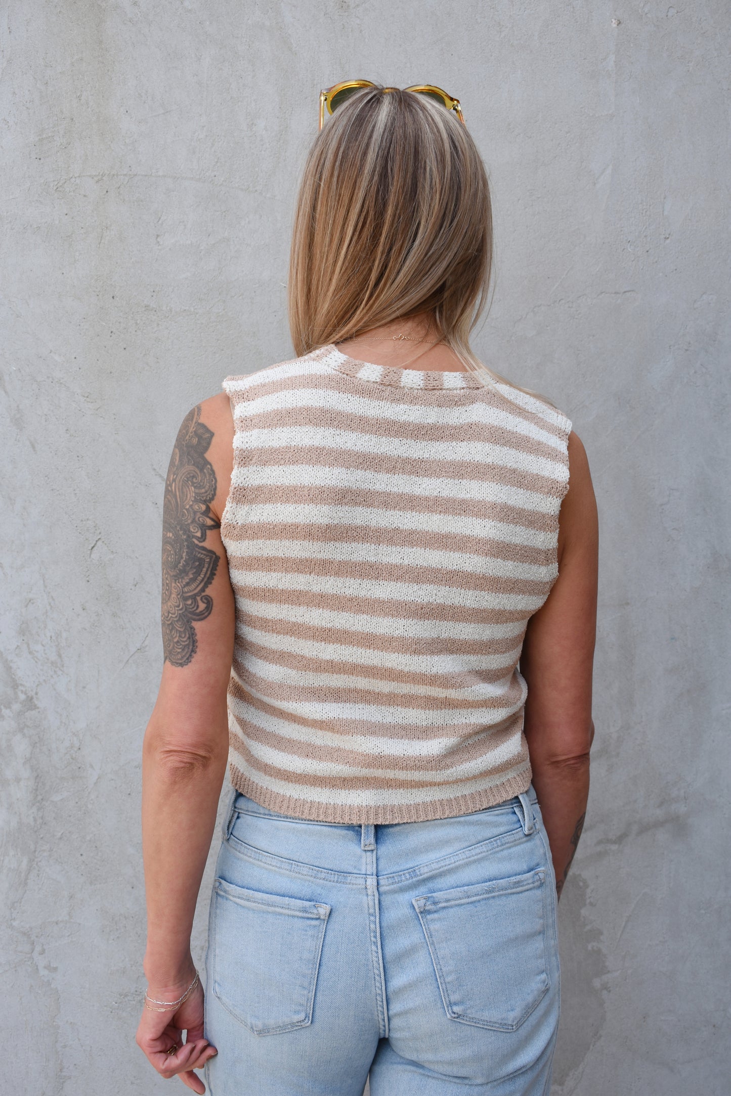 hook & eye striped vest