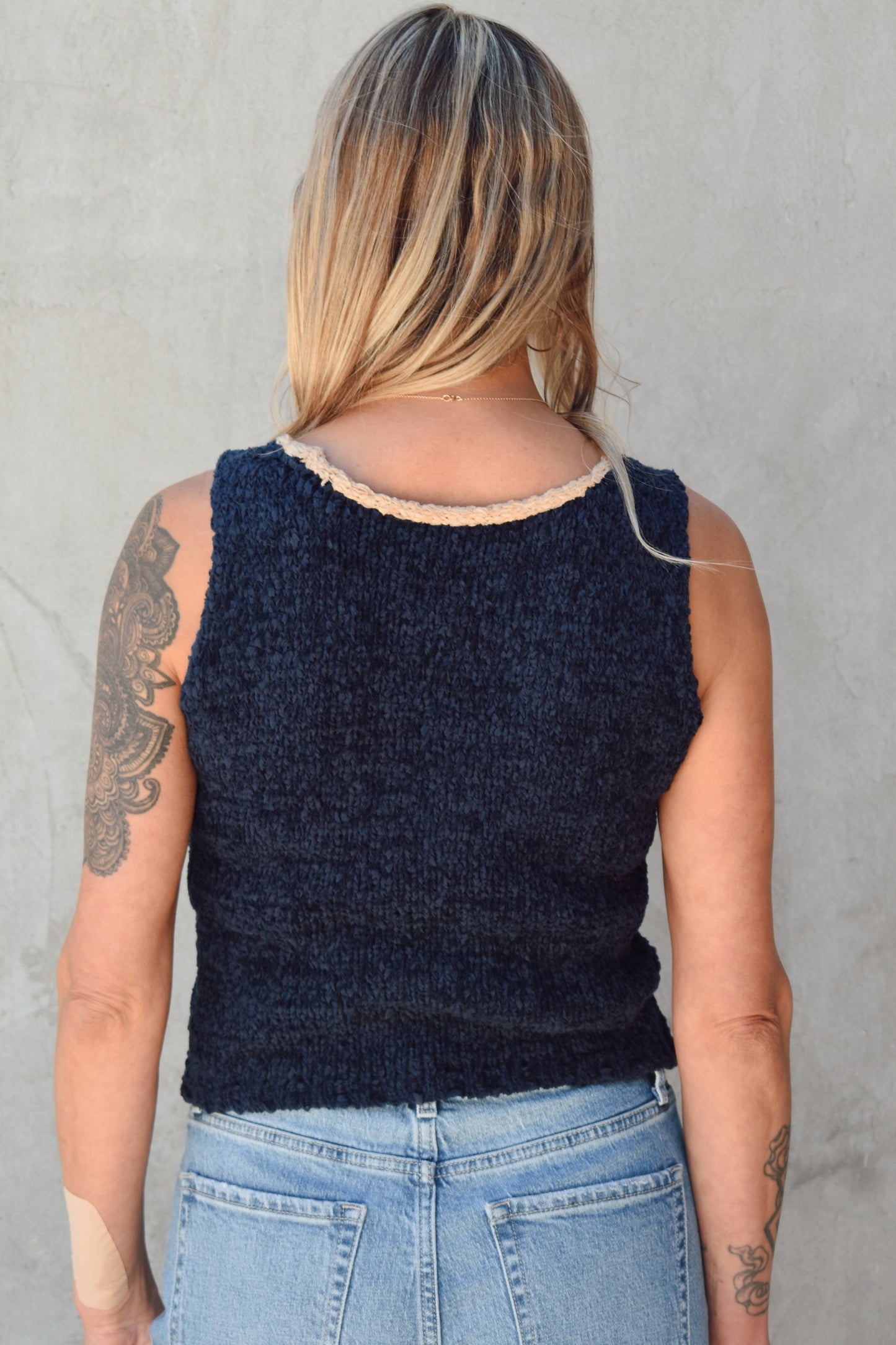 reversible twist tank