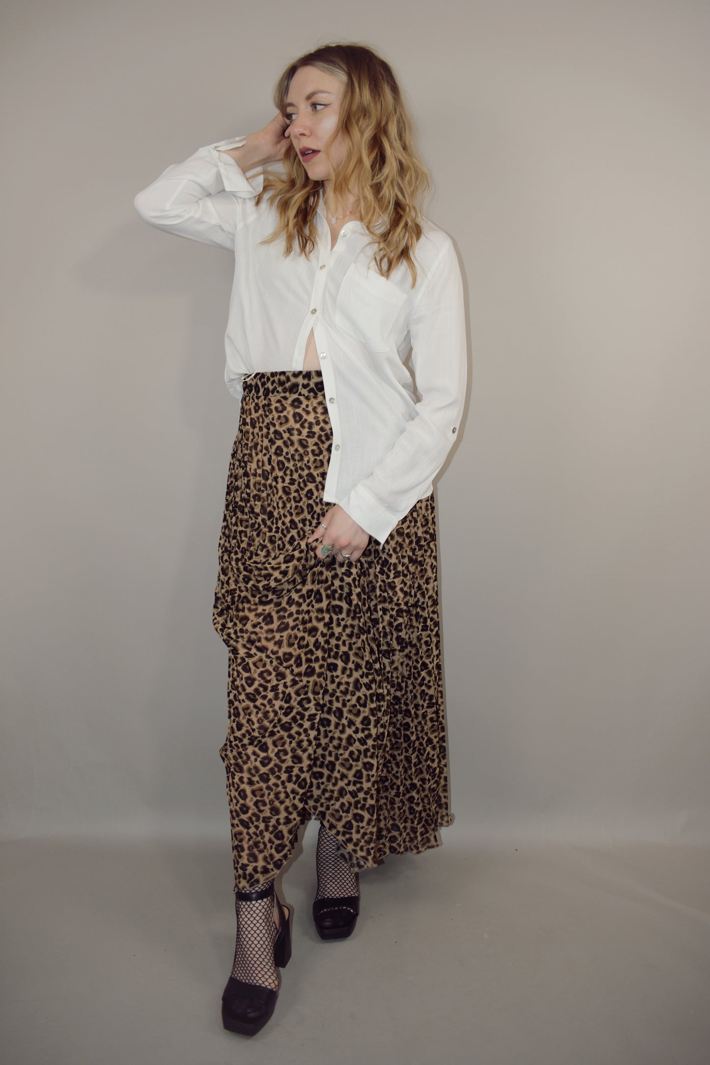 chiffon lined pleated leopard print midi skirt with elastic on back of waist band flowy edgy 