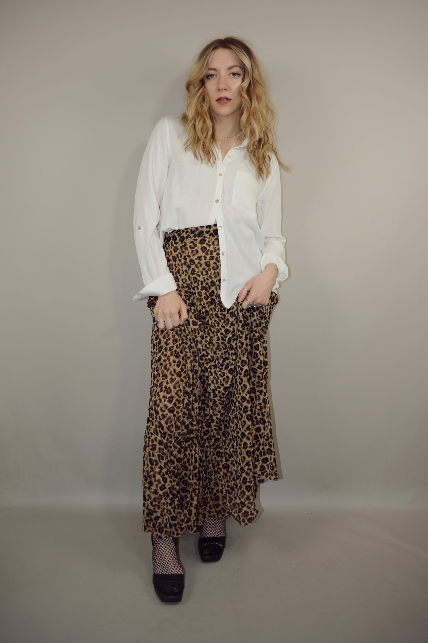 chiffon lined pleated leopard print midi skirt with elastic on back of waist band flowy edgy 