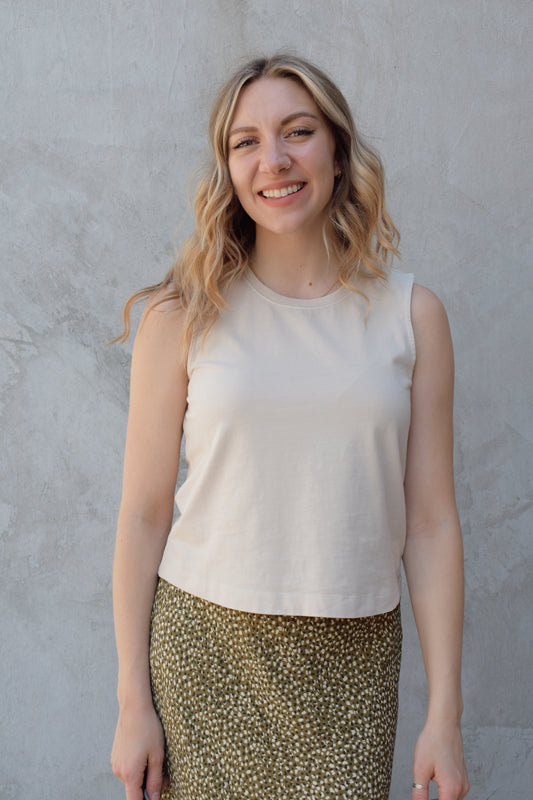 relaxed boxy crew neck tank top, slightly cropped, basic piece, lightweight