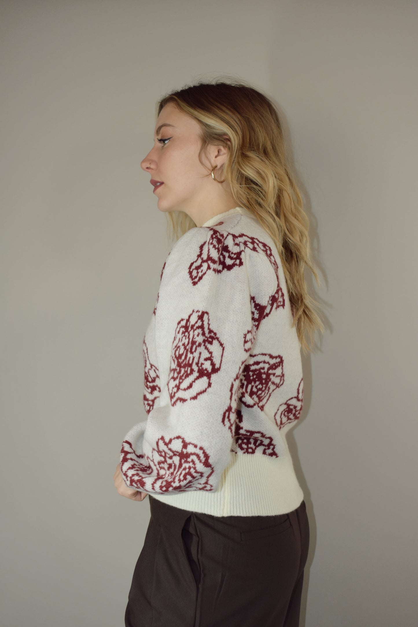 Listicle elegant floral red christmas retro feminine sweater