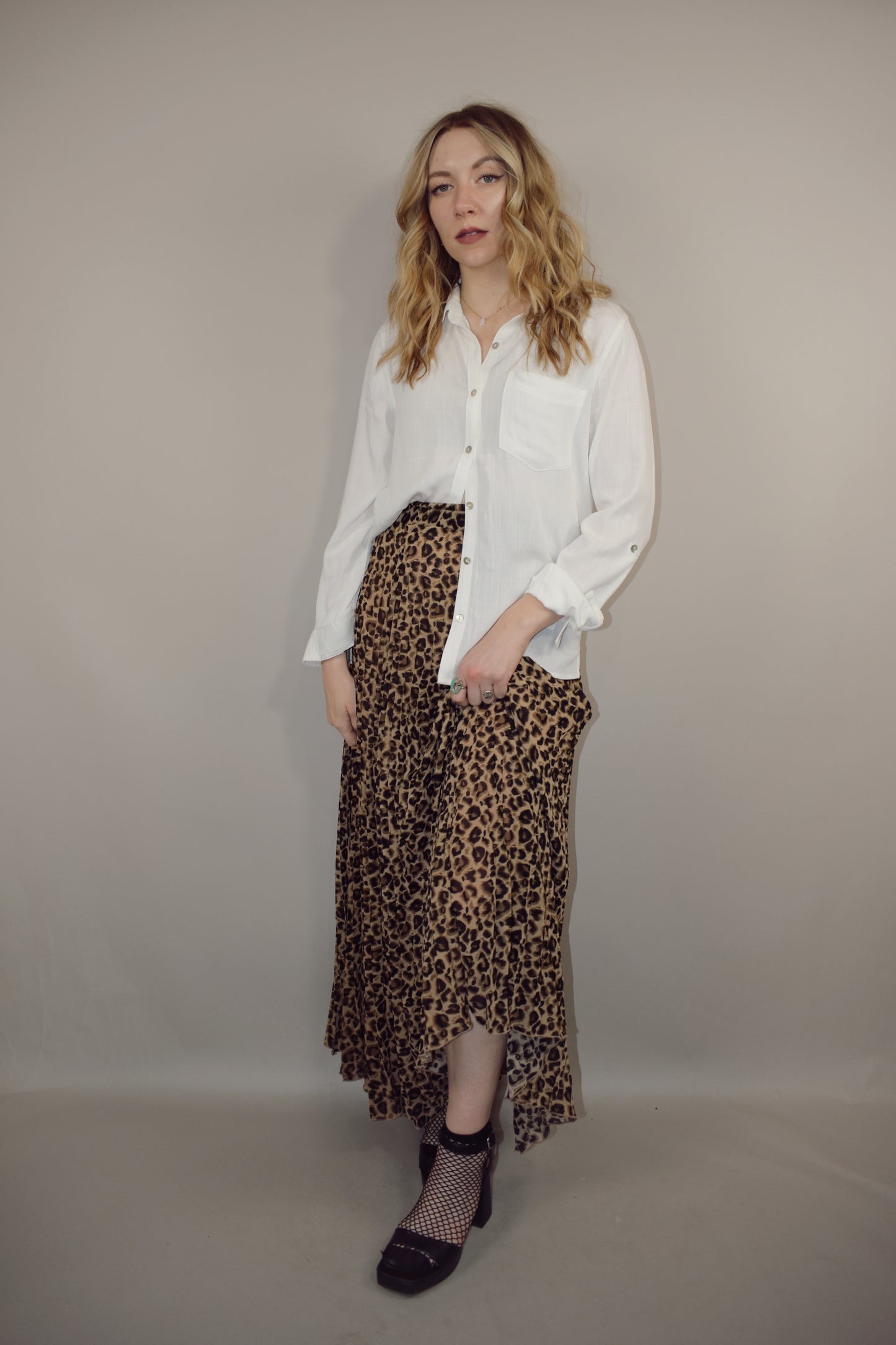 chiffon lined pleated leopard print midi skirt with elastic on back of waist band flowy edgy 